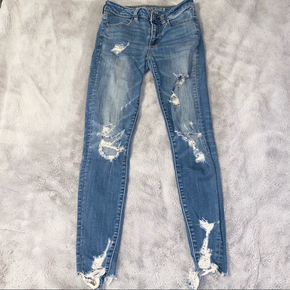 BOGO FREE: Distressed Jeans